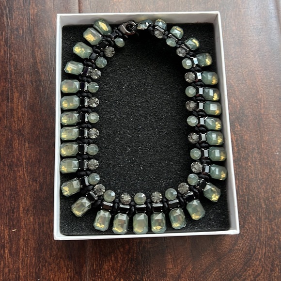 Beautiful Statement Necklace - Picture 7 of 8